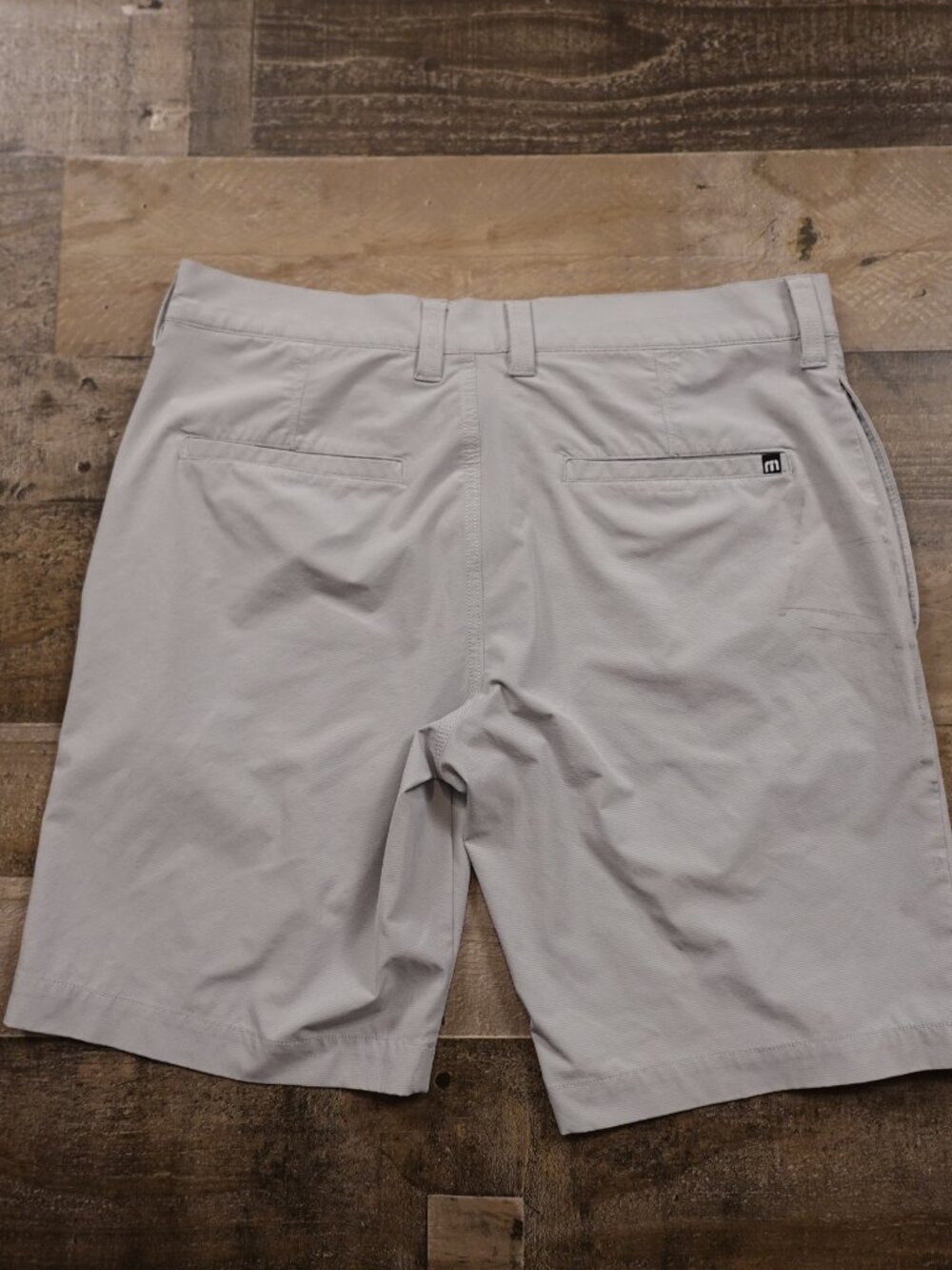 Travis Mathew Golf Shorts Men’s 32 Gray Stretch Performance Casual 9” Inseam - Picture 10 of 11